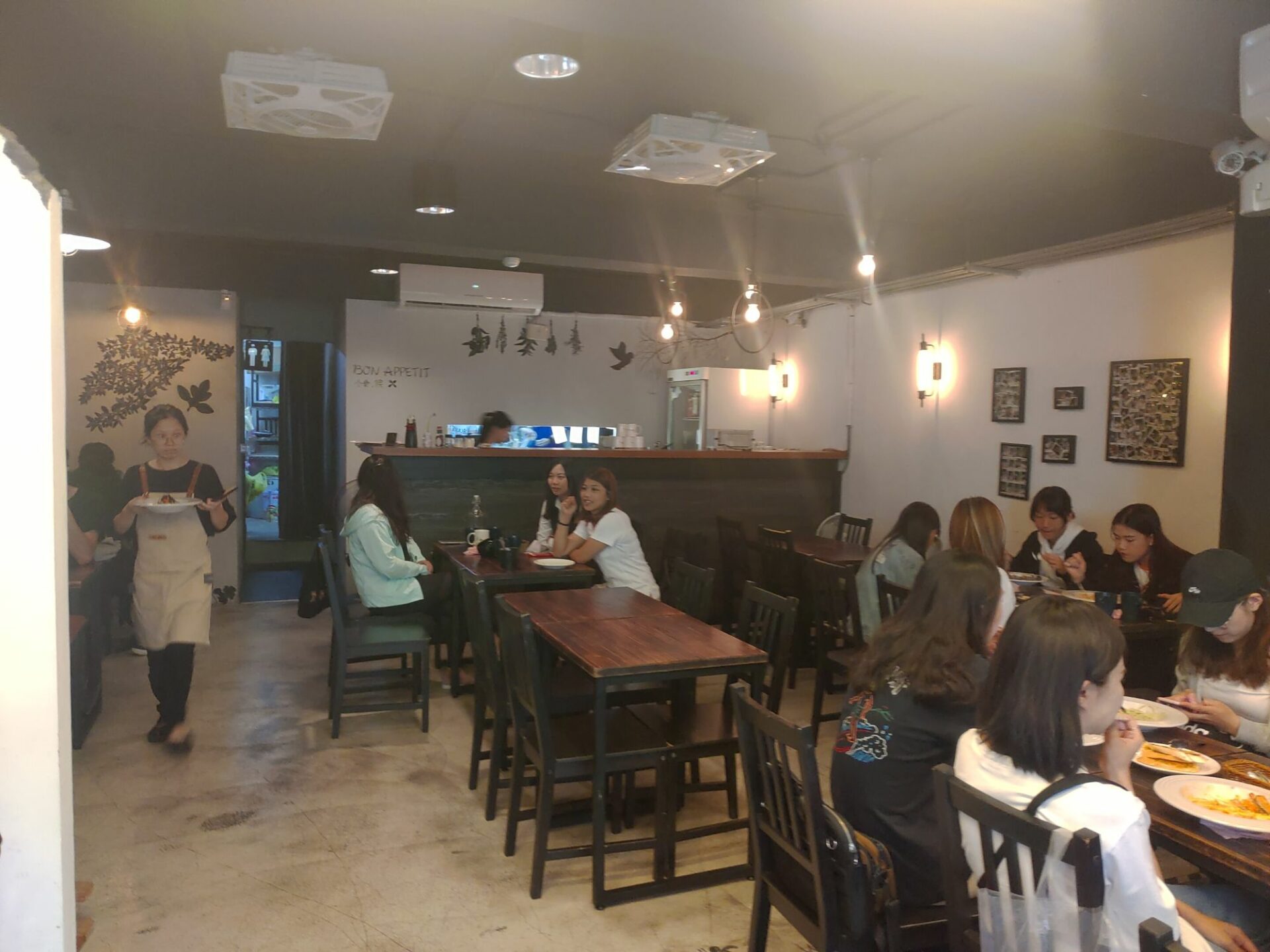 小食候 Pasta 店內用餐人潮