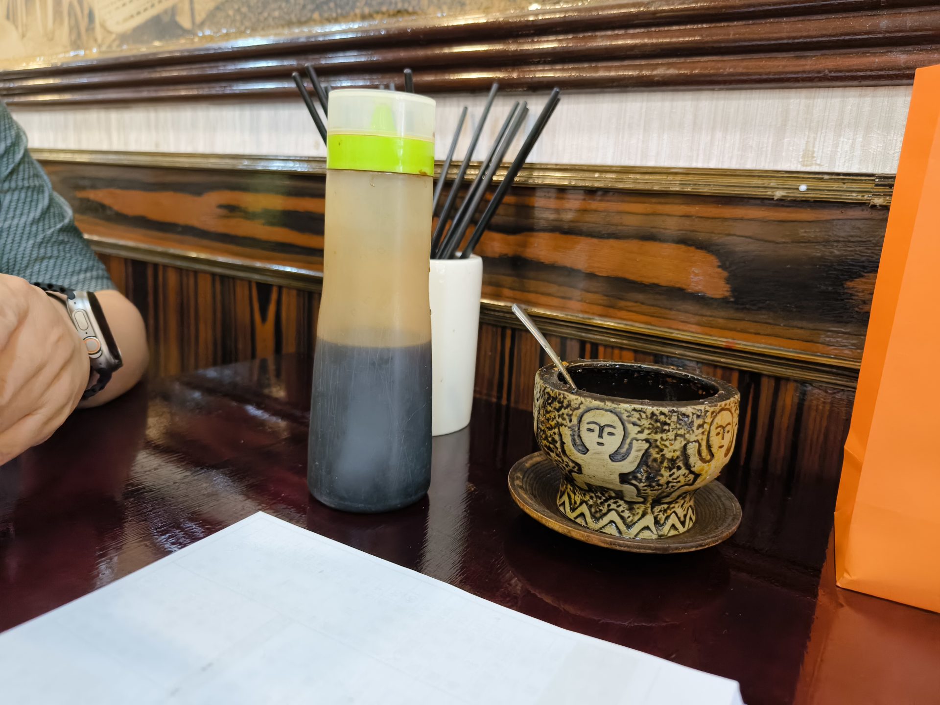一麵頂級麻醬麵桌上調味料