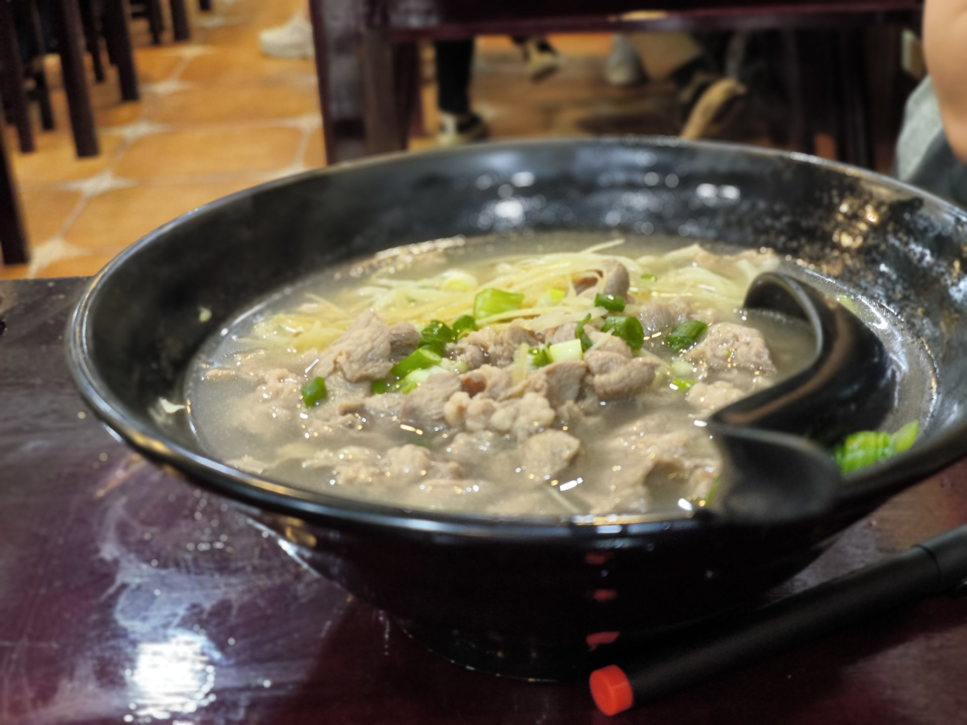 一麵清燉肉片湯麵