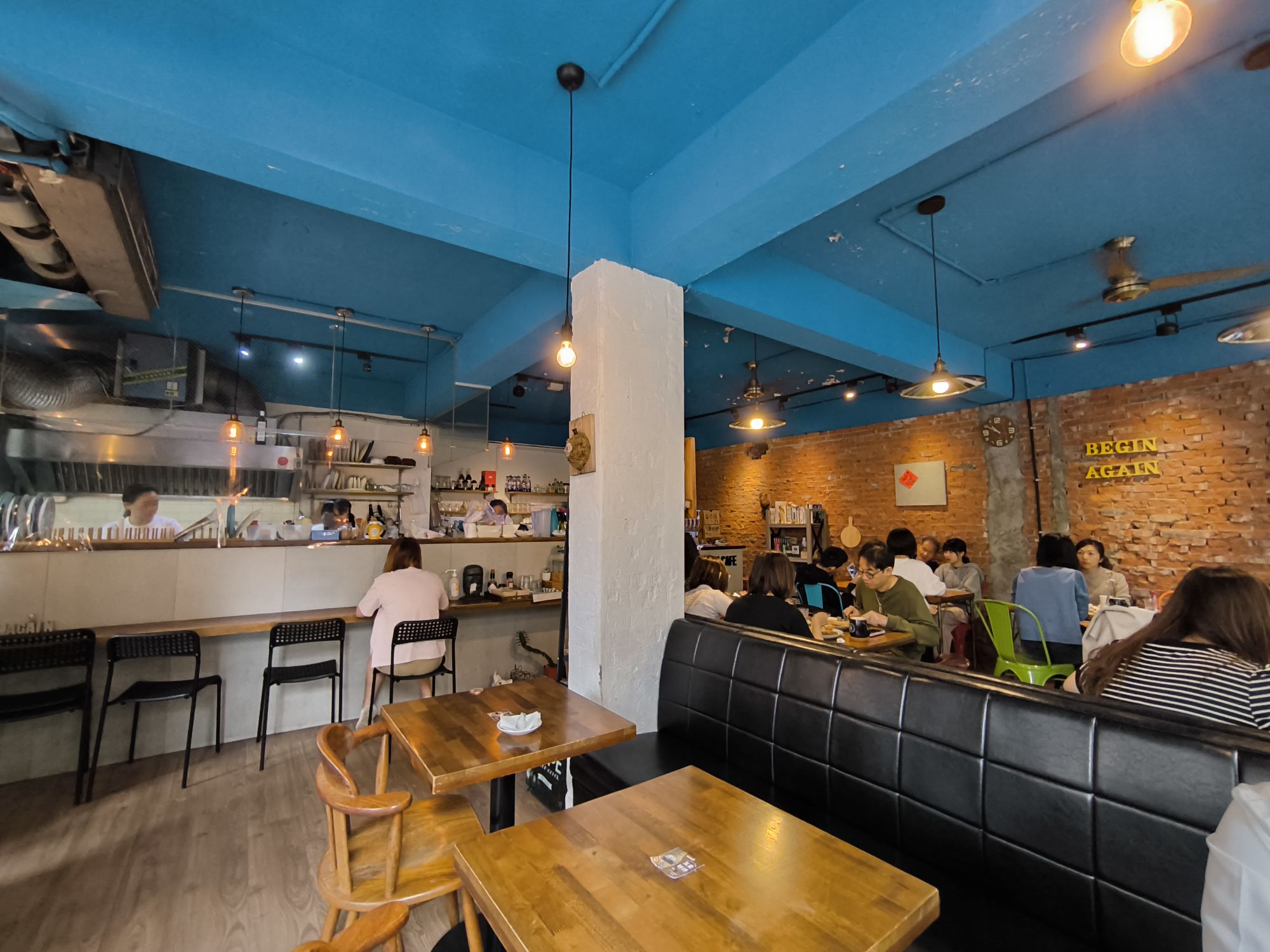 BEGINAGAIN 起點咖啡店內空間