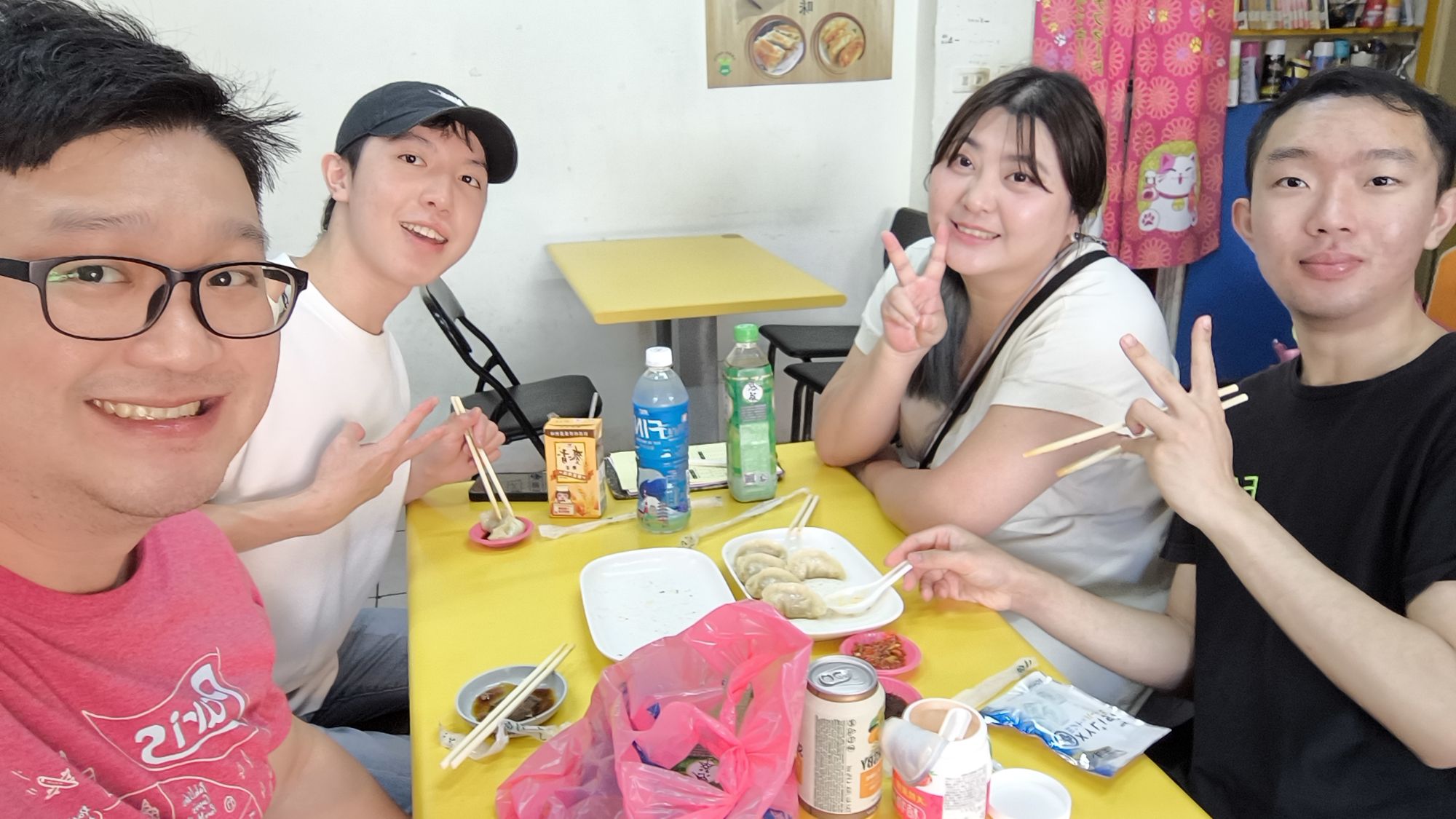 雙溪 360度鍋貼水餃專賣店合照