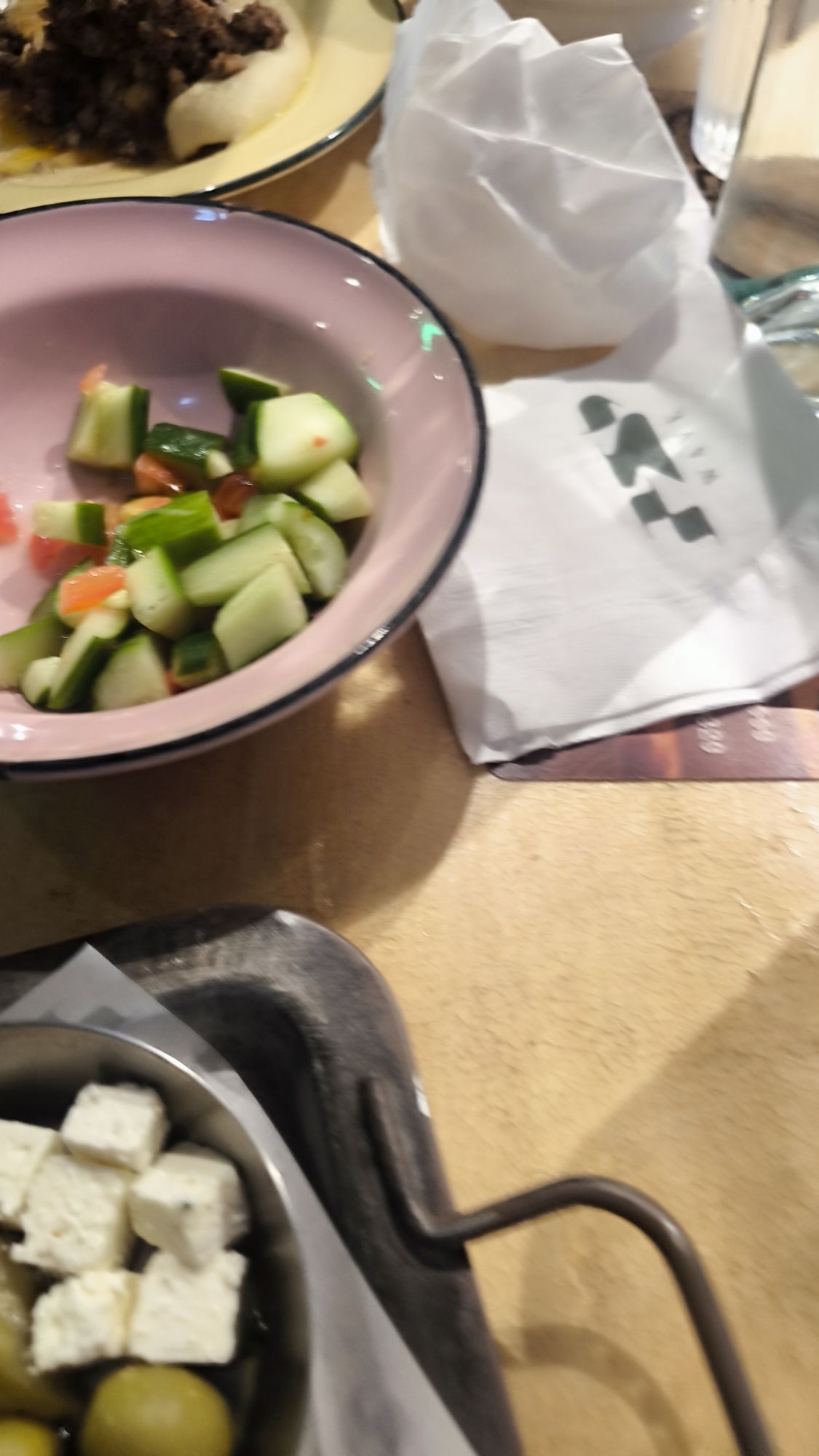 波 WAVE 沙拉與菲達起司