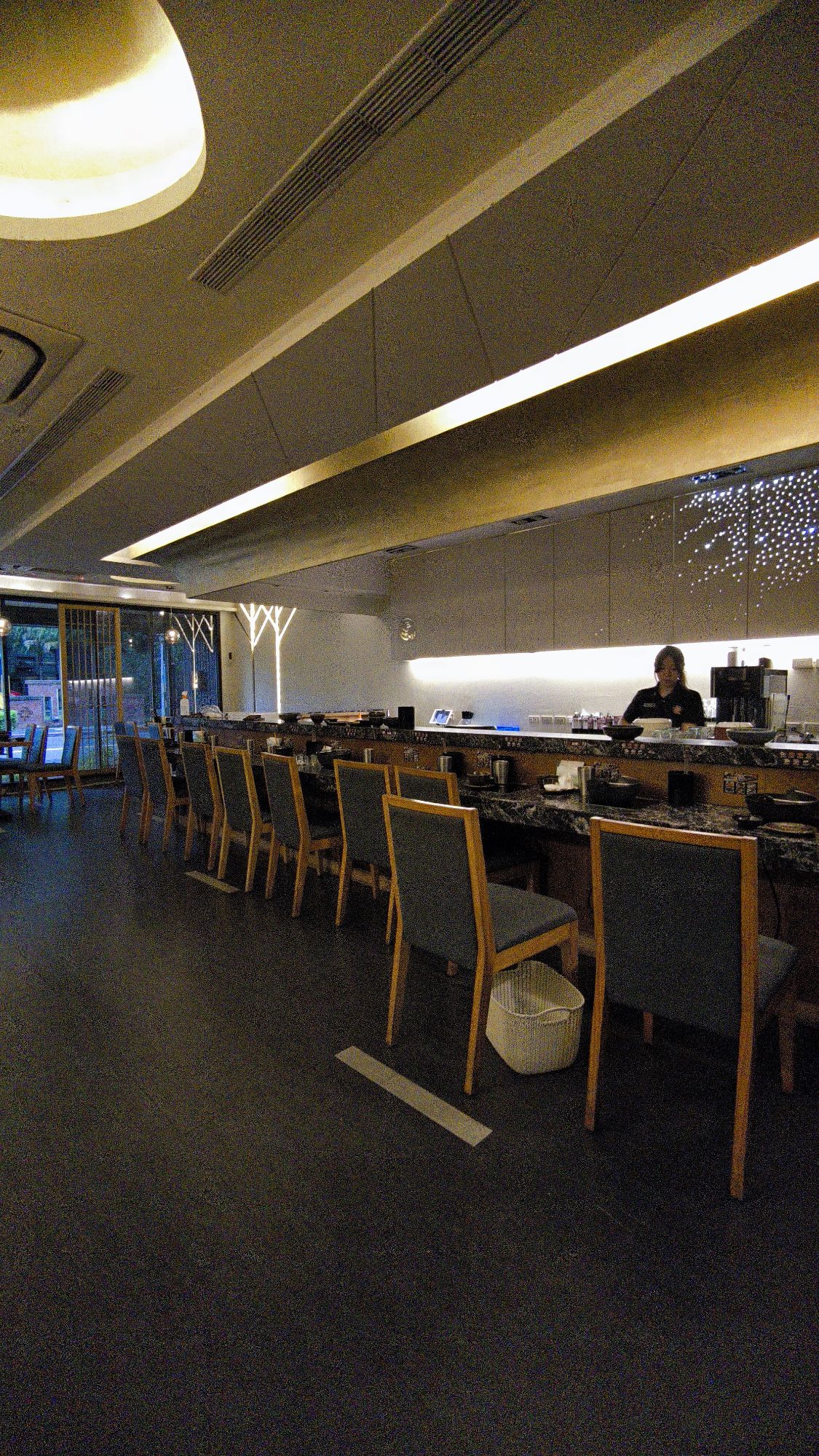 巢鍋 Shabu 板橋店吧台座位