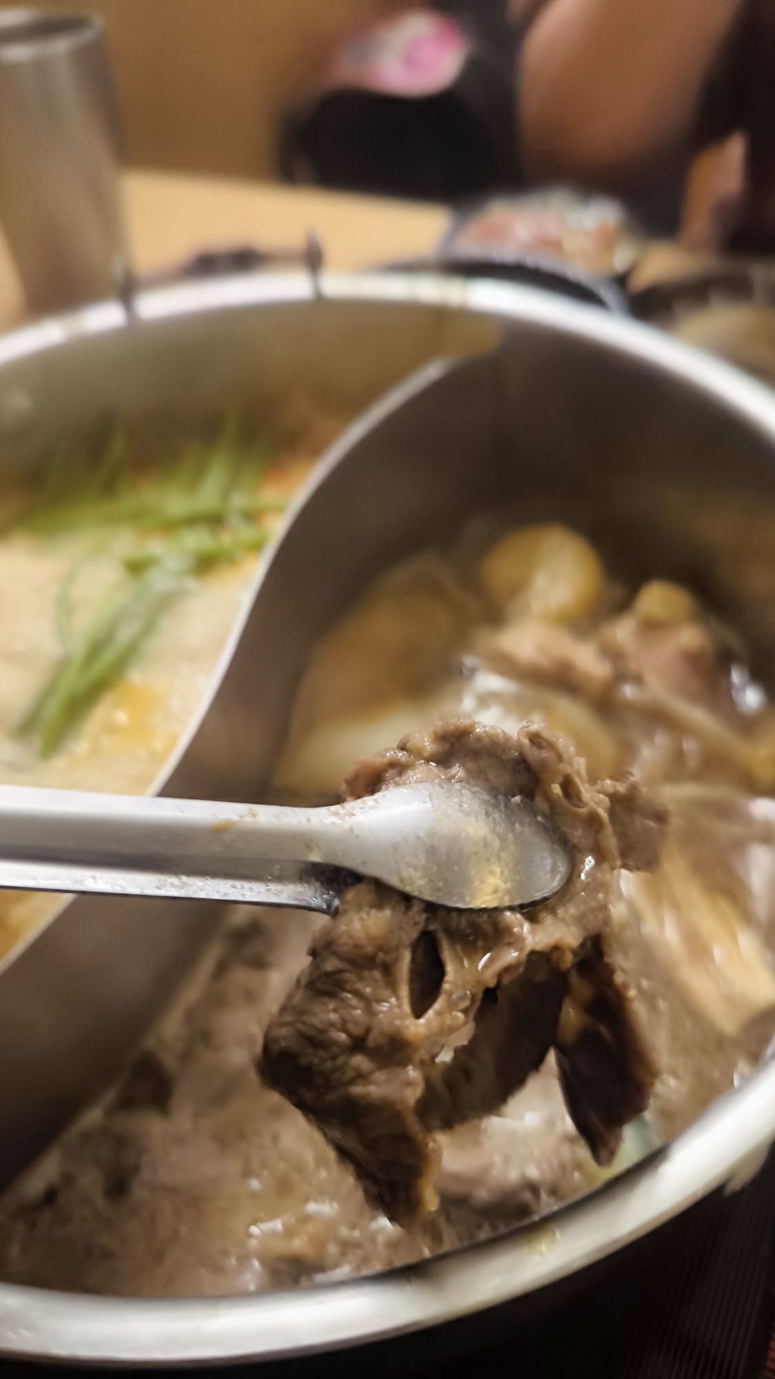 巢鍋 Shabu 鴛鴦鍋煮肉