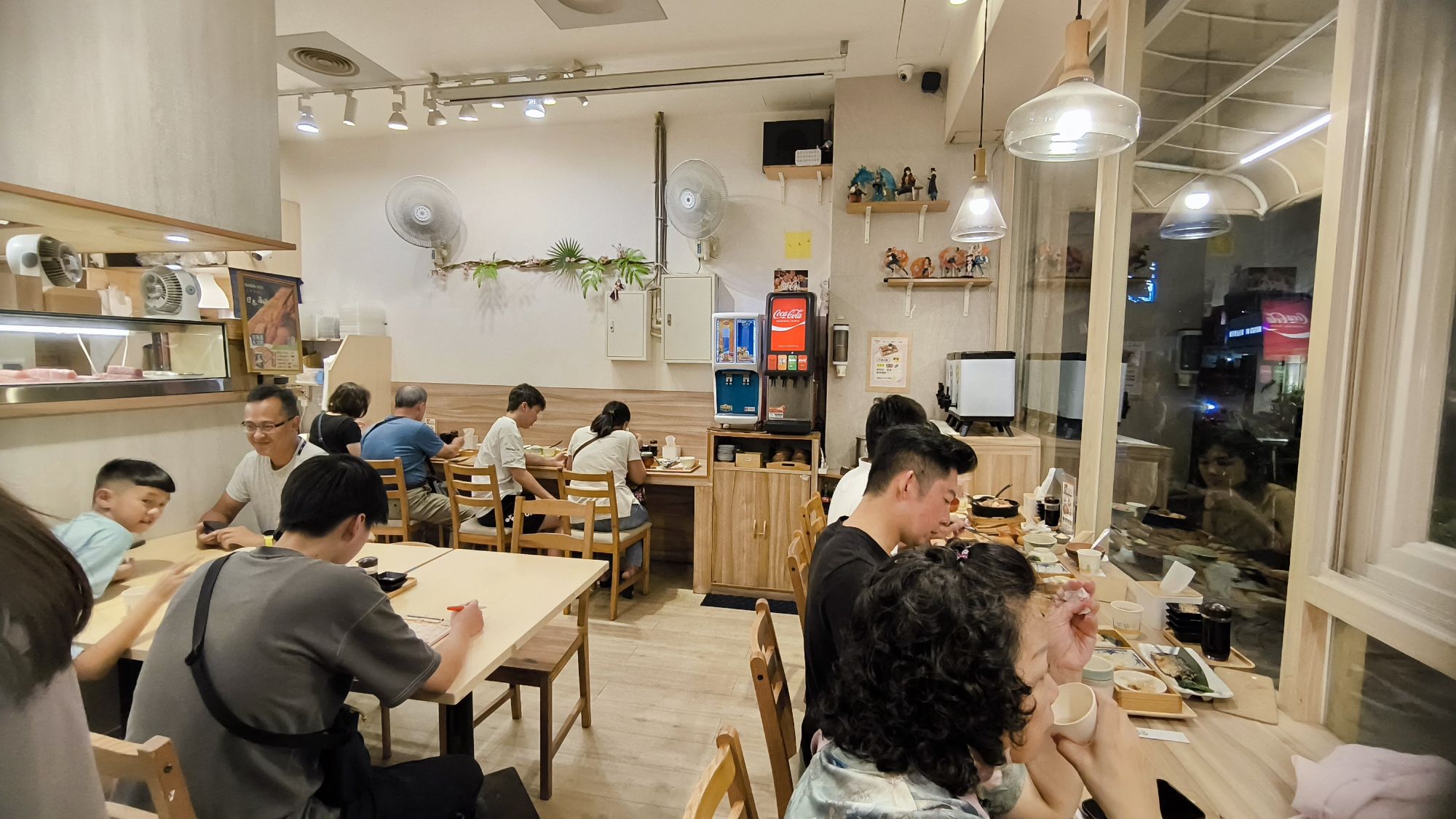 鮨跡日式料理用餐人潮
