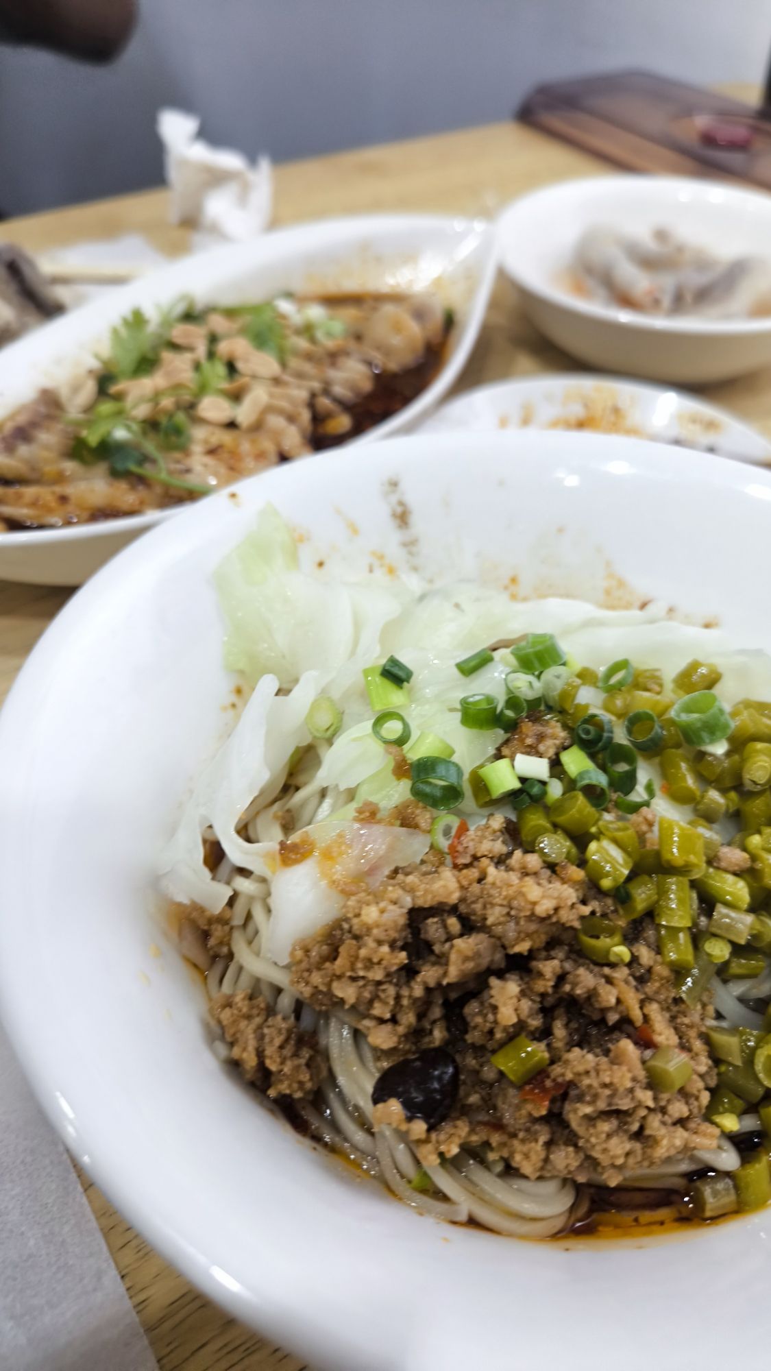 真味坊乾拌小麵側面