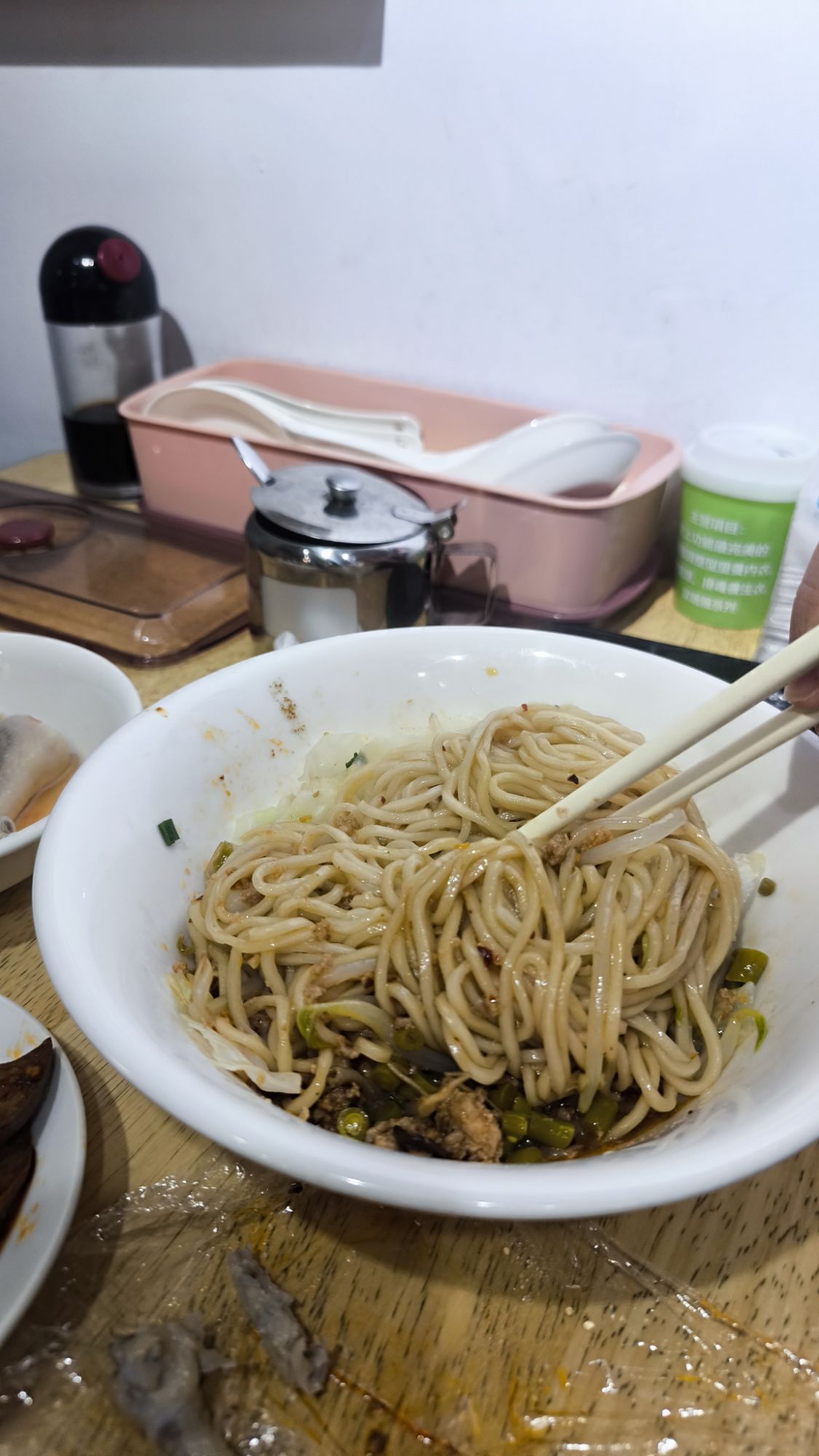 真味坊乾拌小麵拌開